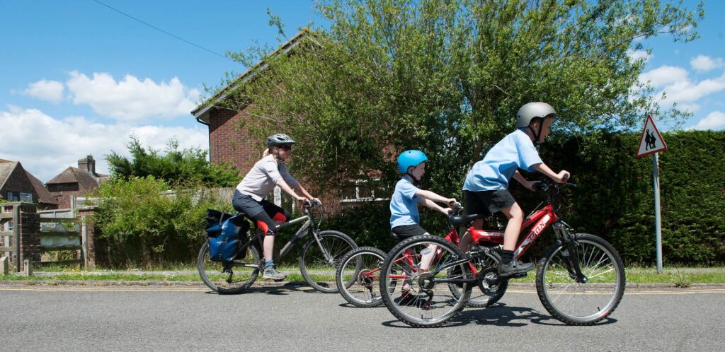 Kids cycling 
